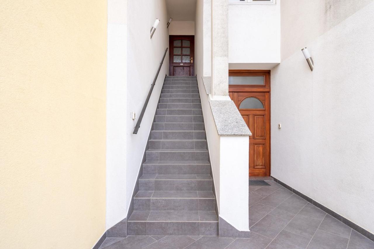 Alto 1 Studio Apartment Rovigno Esterno foto