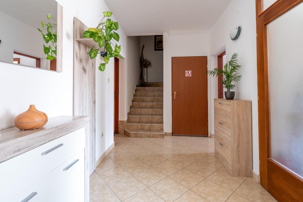 Alto 1 Studio Apartment Rovigno Esterno foto